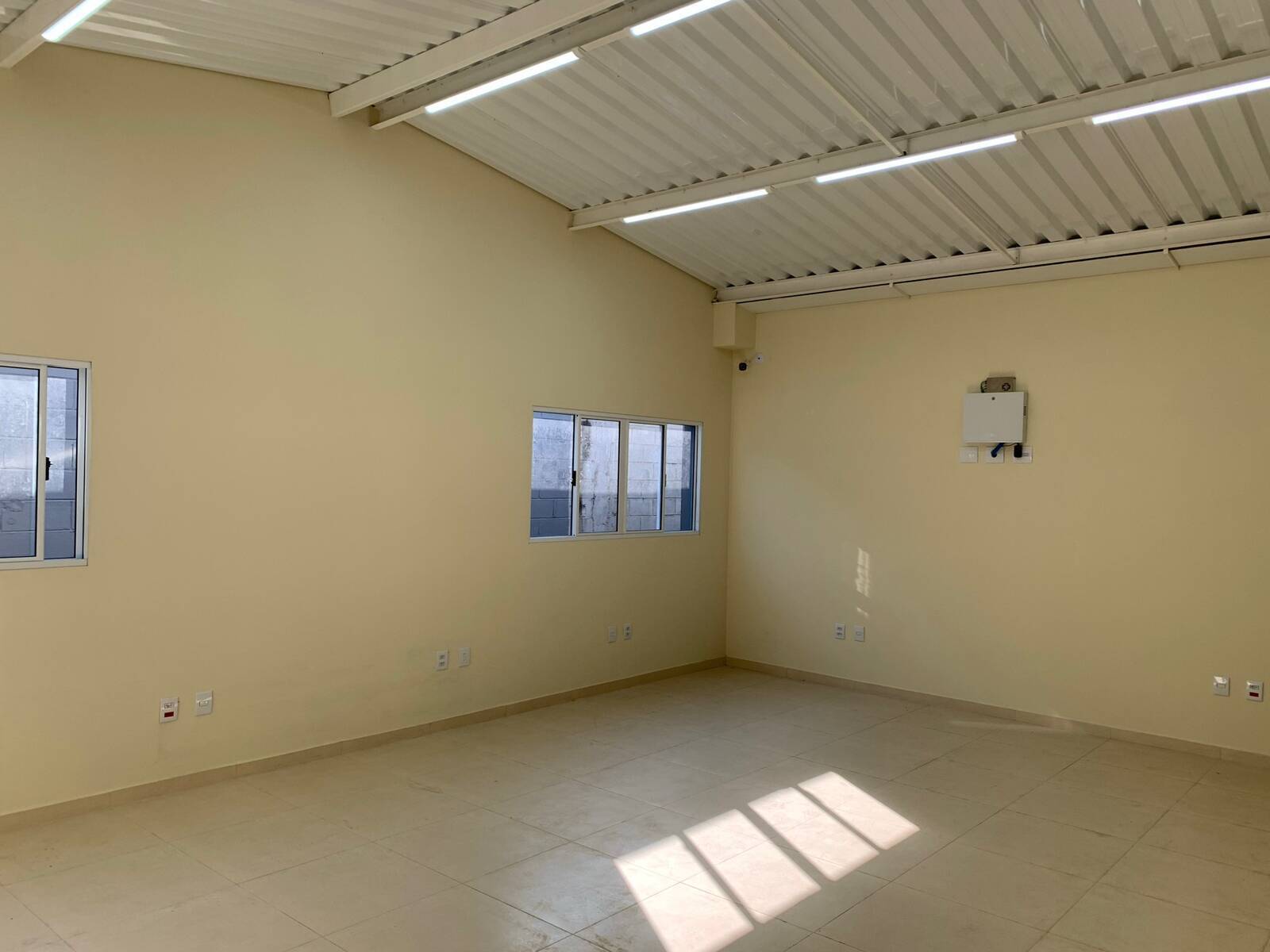 Depósito-Galpão-Armazém para alugar, 240m² - Foto 9