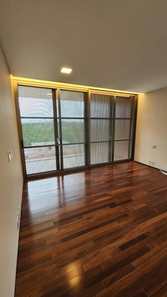 Casa à venda com 6 quartos, 1486m² - Foto 4