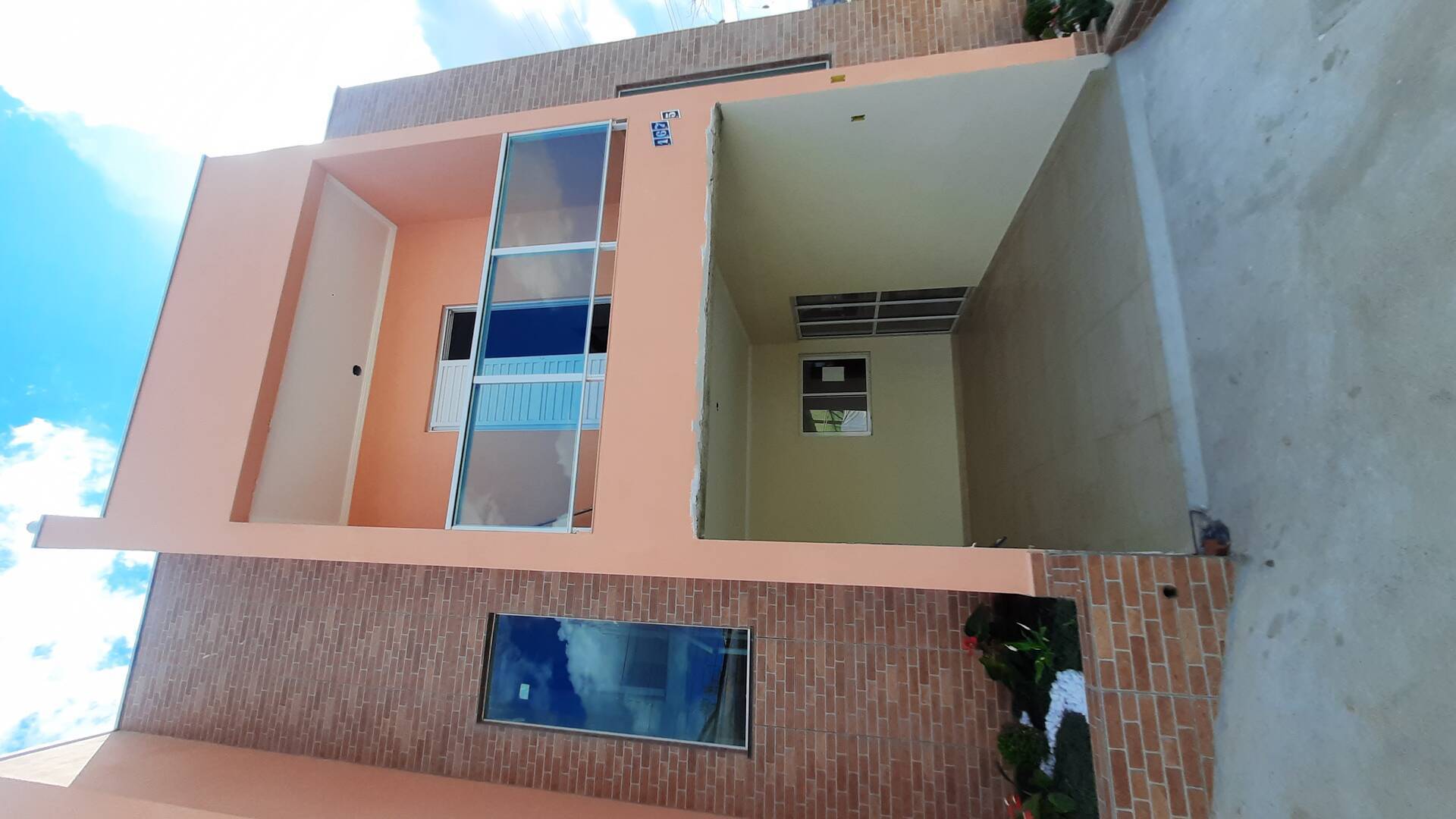 Casa à venda com 2 quartos, 175m² - Foto 2