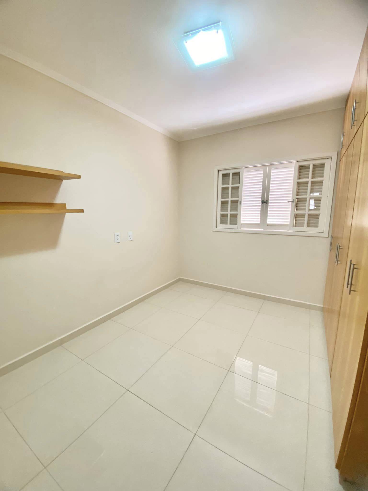 Casa à venda com 5 quartos, 240m² - Foto 13