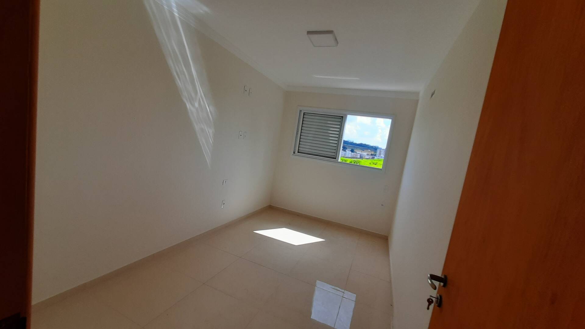 Casa de Condomínio à venda com 3 quartos, 150m² - Foto 2