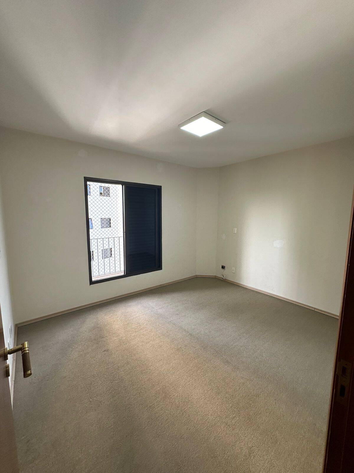 Apartamento para alugar com 3 quartos, 160m² - Foto 6